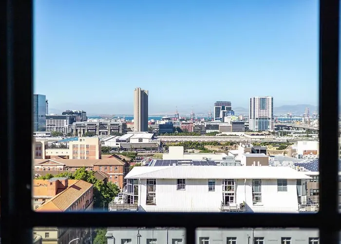 City 1 Bed Apartment Pool & Wifi