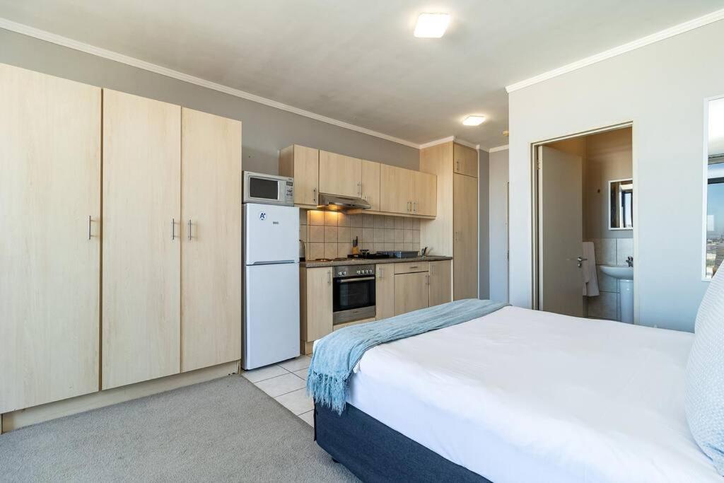 1 Bed Pool & Wifi Apartment *