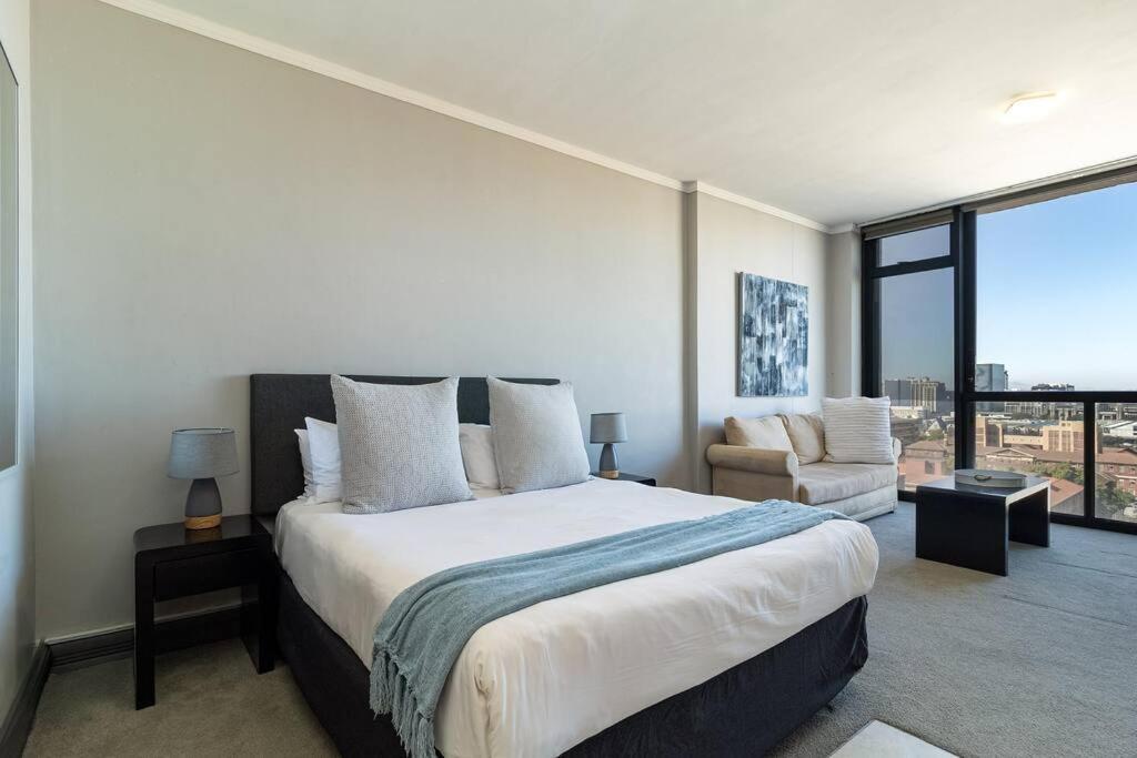 Apartment 1 Bed Pool & Wifi Cape Town