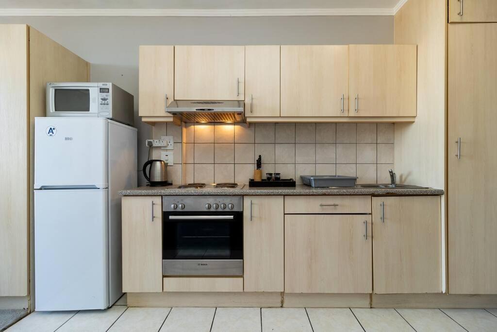 Apartment 1 Bed Pool & Wifi *