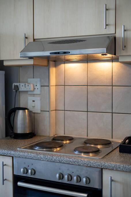 1 Bed Pool & Wifi Apartment Cape Town